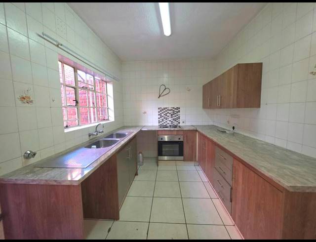 2 BEDROOM DUPLEX FOR SALE IN BOKSBURG SOUTH